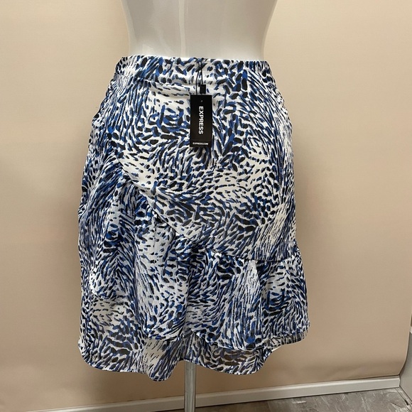 Express Short Skirts Size 0 - Picture 5 of 7